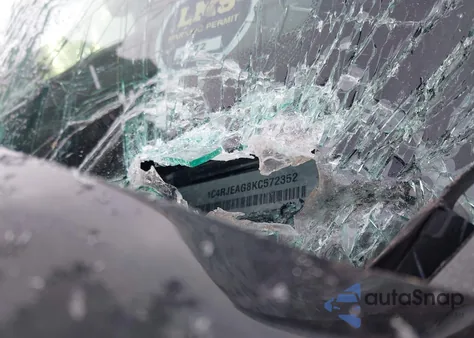 2019 Jeep Grand Cherokee Upland 4X2 from USA, damaged, VIN 1C4RJEAG8KC572352